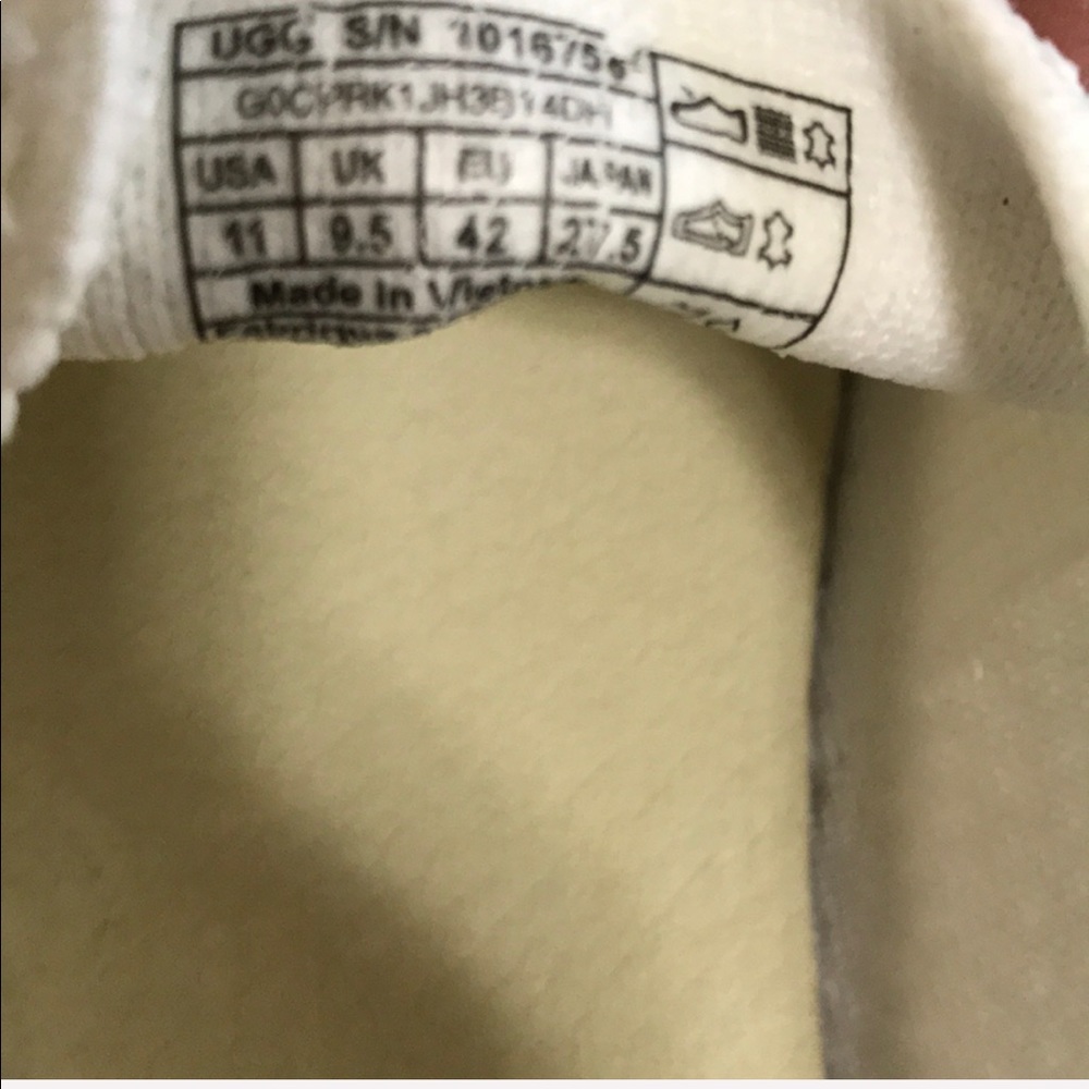 UGG Men's Shoes Size 11 - Picture 8 of 8